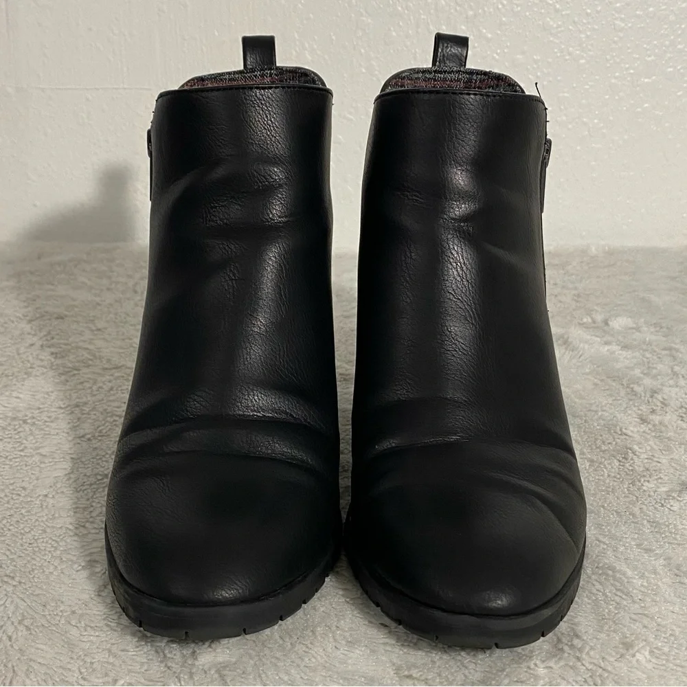 Life Stride Michelle Black Faux Leather Booties Women’s Size 6.5M